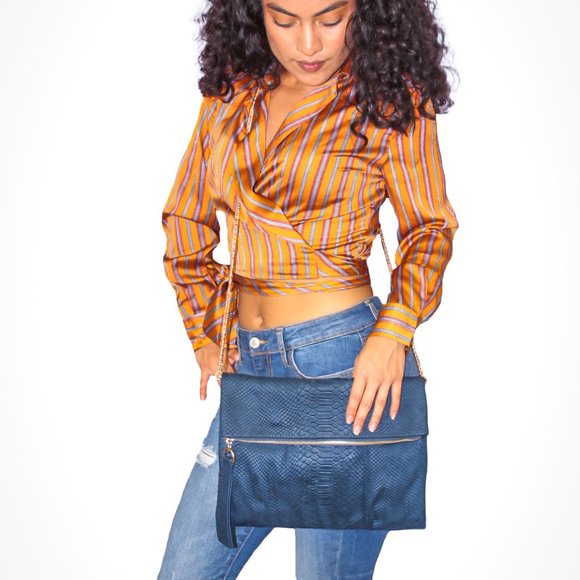 Faux Snakeskin Embossed Foldover Clutch - Picture 4 of 4